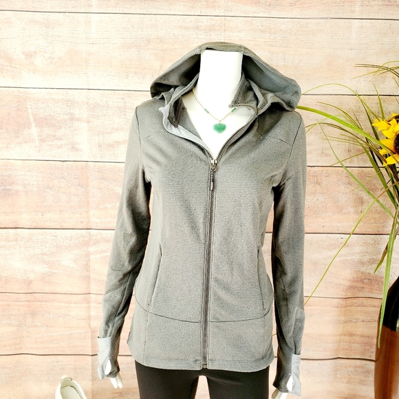 Mondetta warm athletic jacket hood and thumb holes - Picture 2 of 8